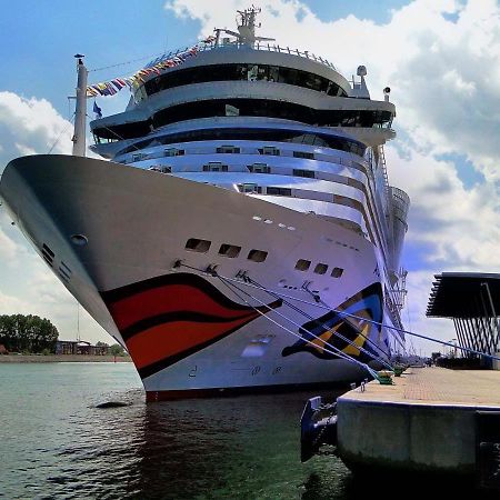 Vormann Jantzen, Direkt Am Leuchtturm Apartment Rostock Luaran gambar